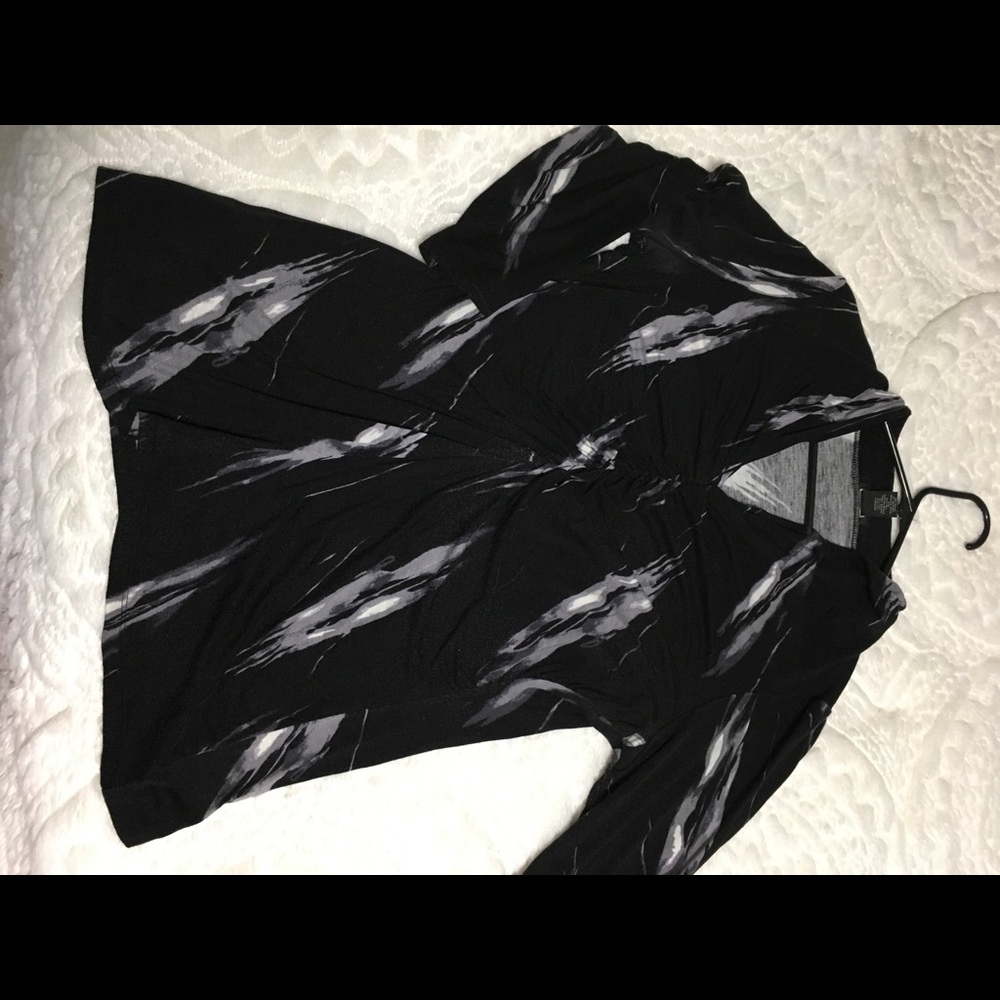 Dressy long sleeved T-shirt